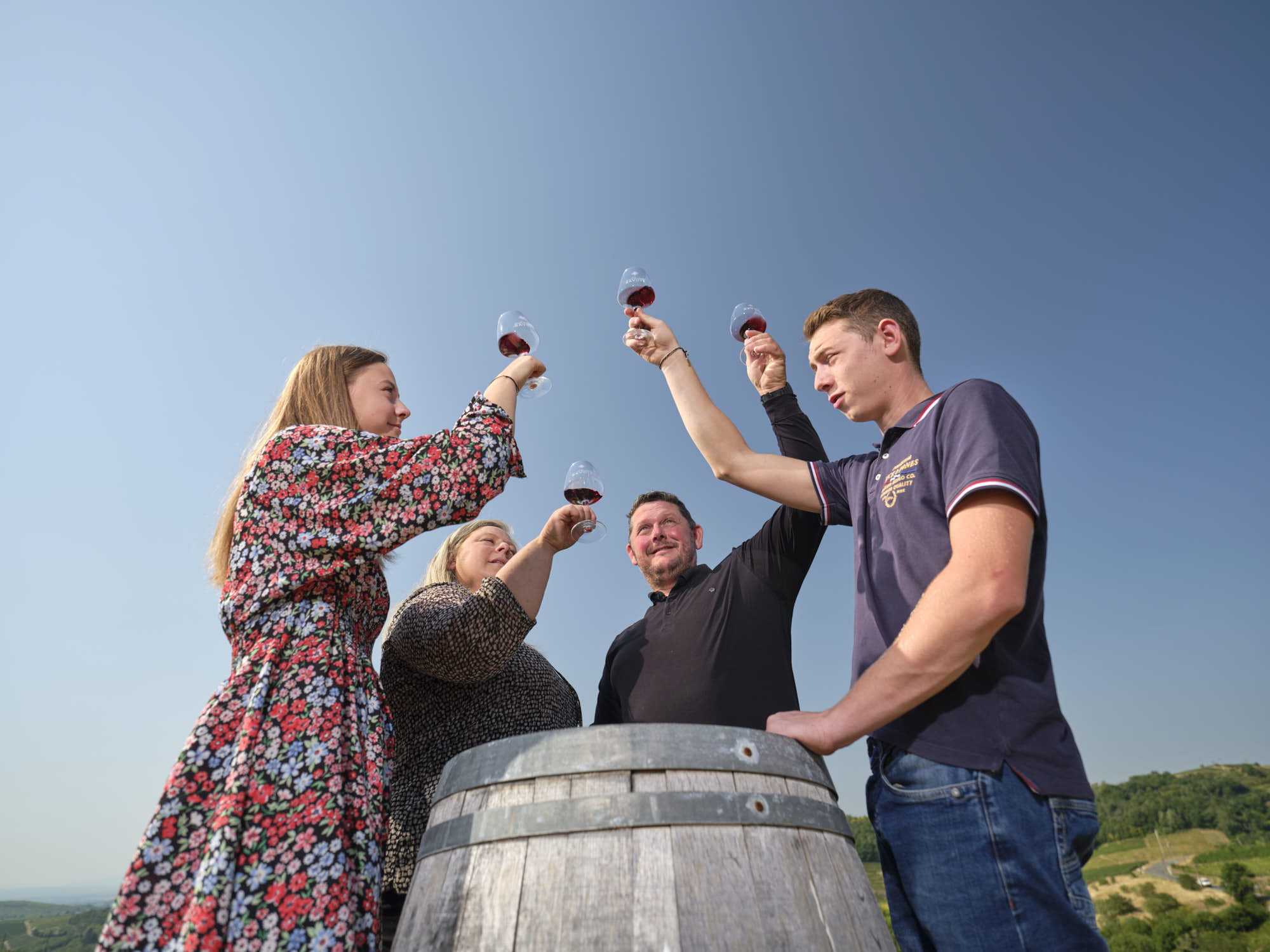 Famille visitant le Beaujolais