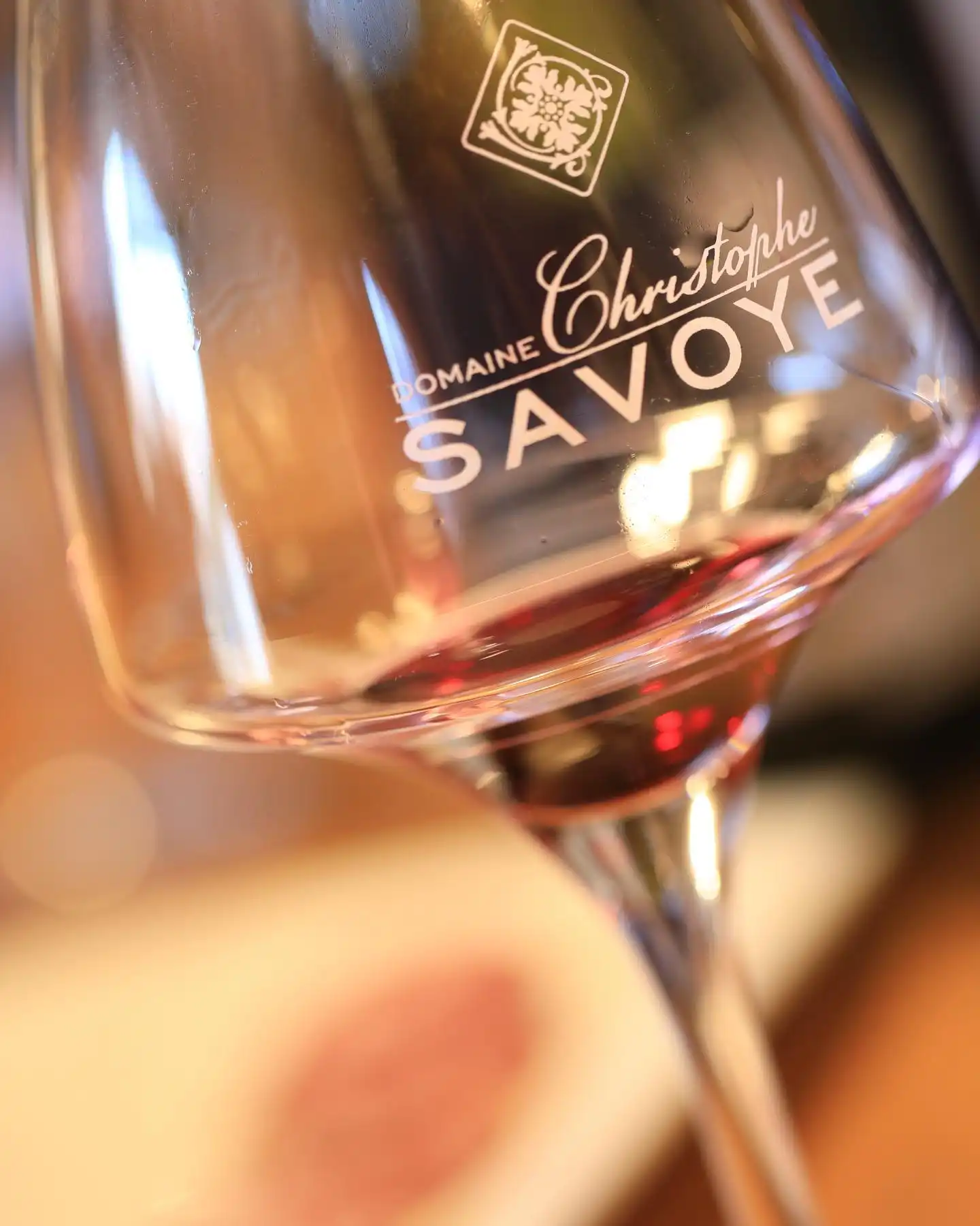 Verre de vin Chiroubles au Domaine Christophe Savoye